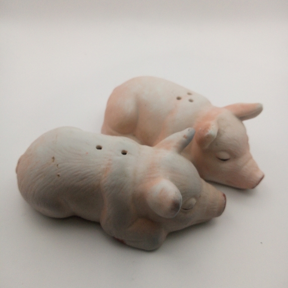 Collectible Pig Salt & Pepper Set - Picture 2 of 5